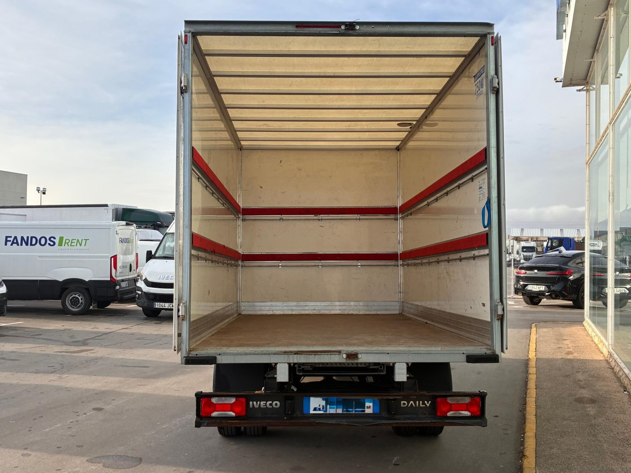 Caja cerrada IVECO 35C16 3.0 20m3 con puertas traseras - Tarbesõiduk furgoon: pilt 5 Caja cerrada IVECO 35C16 3.0 20m3 con puertas traseras - Tarbesõiduk furgoon: pilt 5