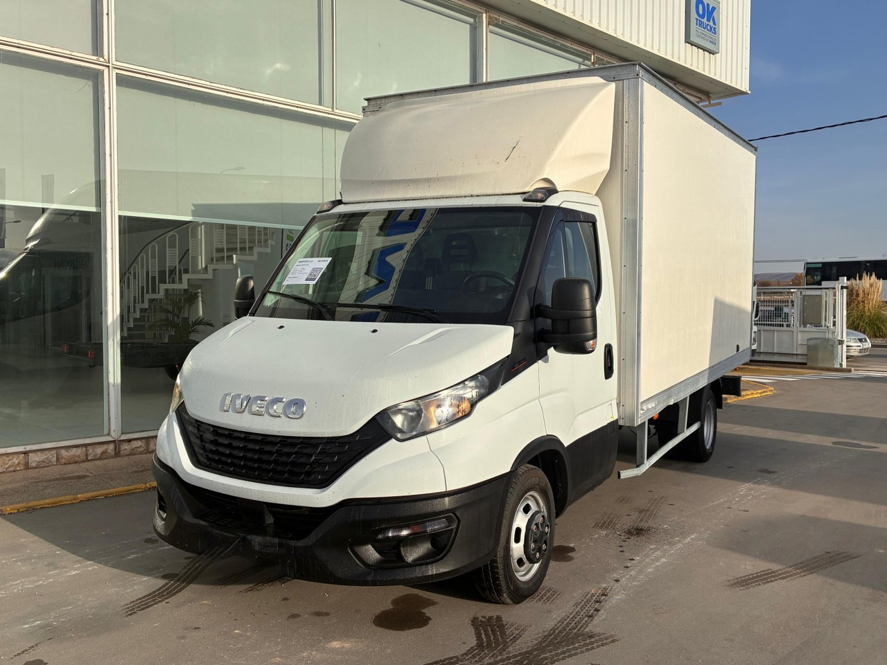 Caja cerrada IVECO 35C16 3.0 20m3 con puertas traseras - Tarbesõiduk furgoon: pilt 1 Caja cerrada IVECO 35C16 3.0 20m3 con puertas traseras - Tarbesõiduk furgoon: pilt 1