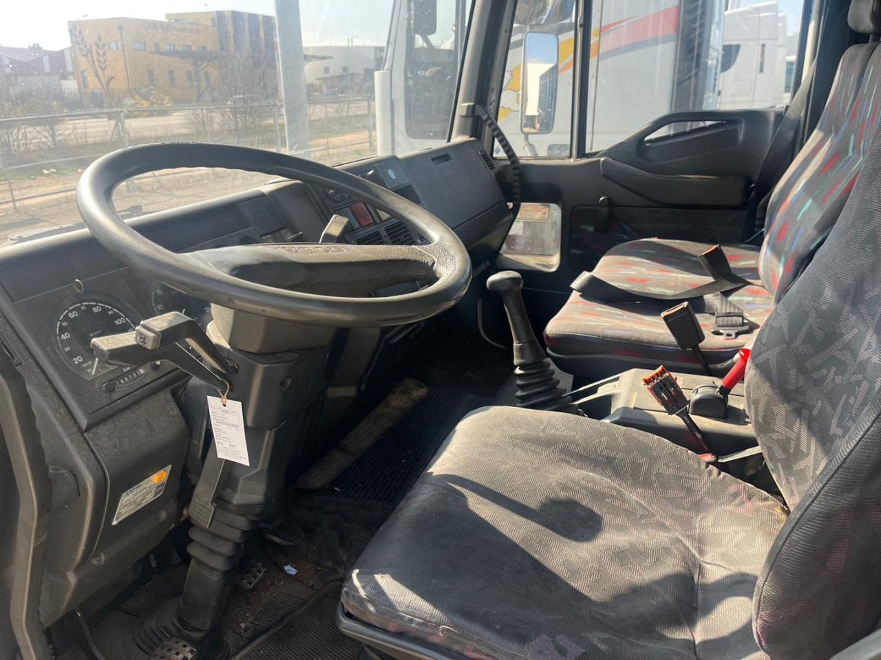 Caja cerrada IVECO Eurocargo ML80E17 - Tent veoauto: pilt 5 Caja cerrada IVECO Eurocargo ML80E17 - Tent veoauto: pilt 5