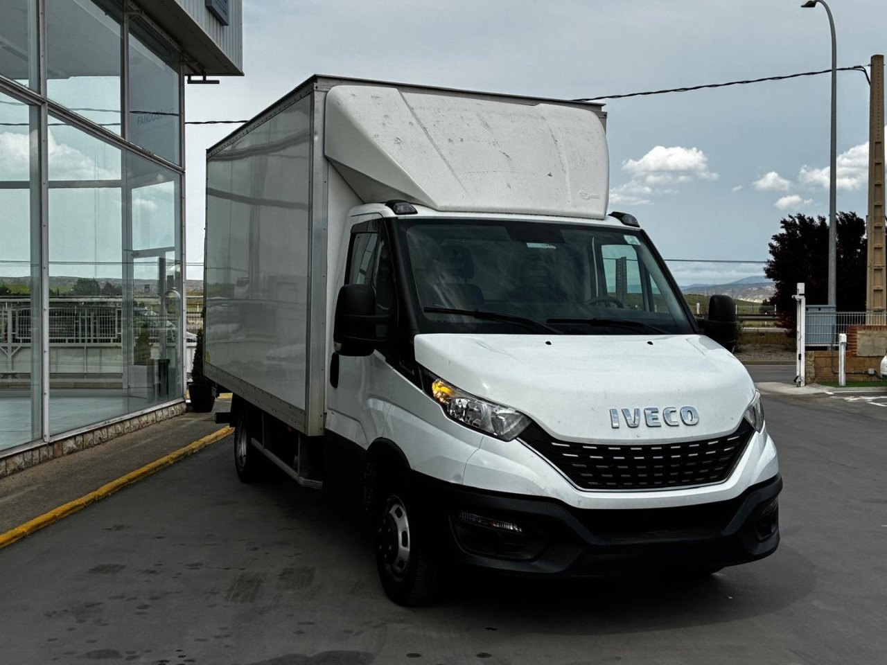Caja cerrada con plataforma elevadora IVECO 35C16 20m3 Automática - Tarbesõiduk furgoon: pilt 3 Caja cerrada con plataforma elevadora IVECO 35C16 20m3 Automática - Tarbesõiduk furgoon: pilt 3