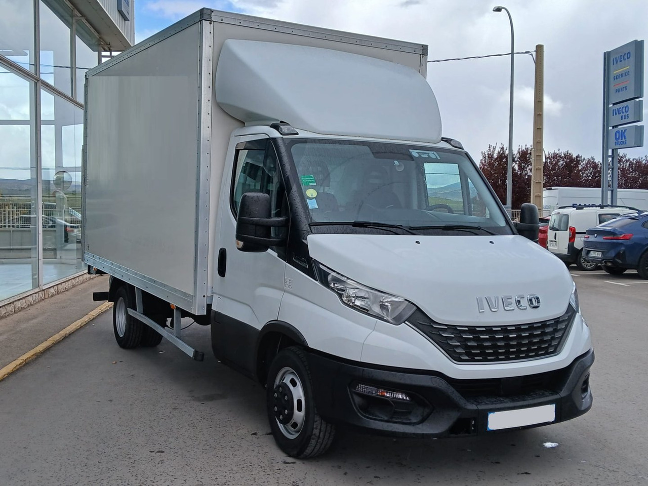 Caja cerrada con plataforma elevadora IVECO 35C16 20m3 Automática - Tarbesõiduk furgoon: pilt 3 Caja cerrada con plataforma elevadora IVECO 35C16 20m3 Automática - Tarbesõiduk furgoon: pilt 3