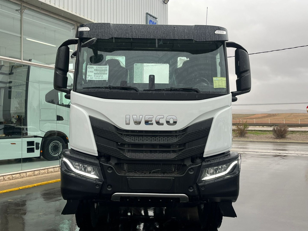 Chasis IVECO T-WAY 510cv 8X4 - Kabiinišassiiga veoauto: pilt 2 Chasis IVECO T-WAY 510cv 8X4 - Kabiinišassiiga veoauto: pilt 2