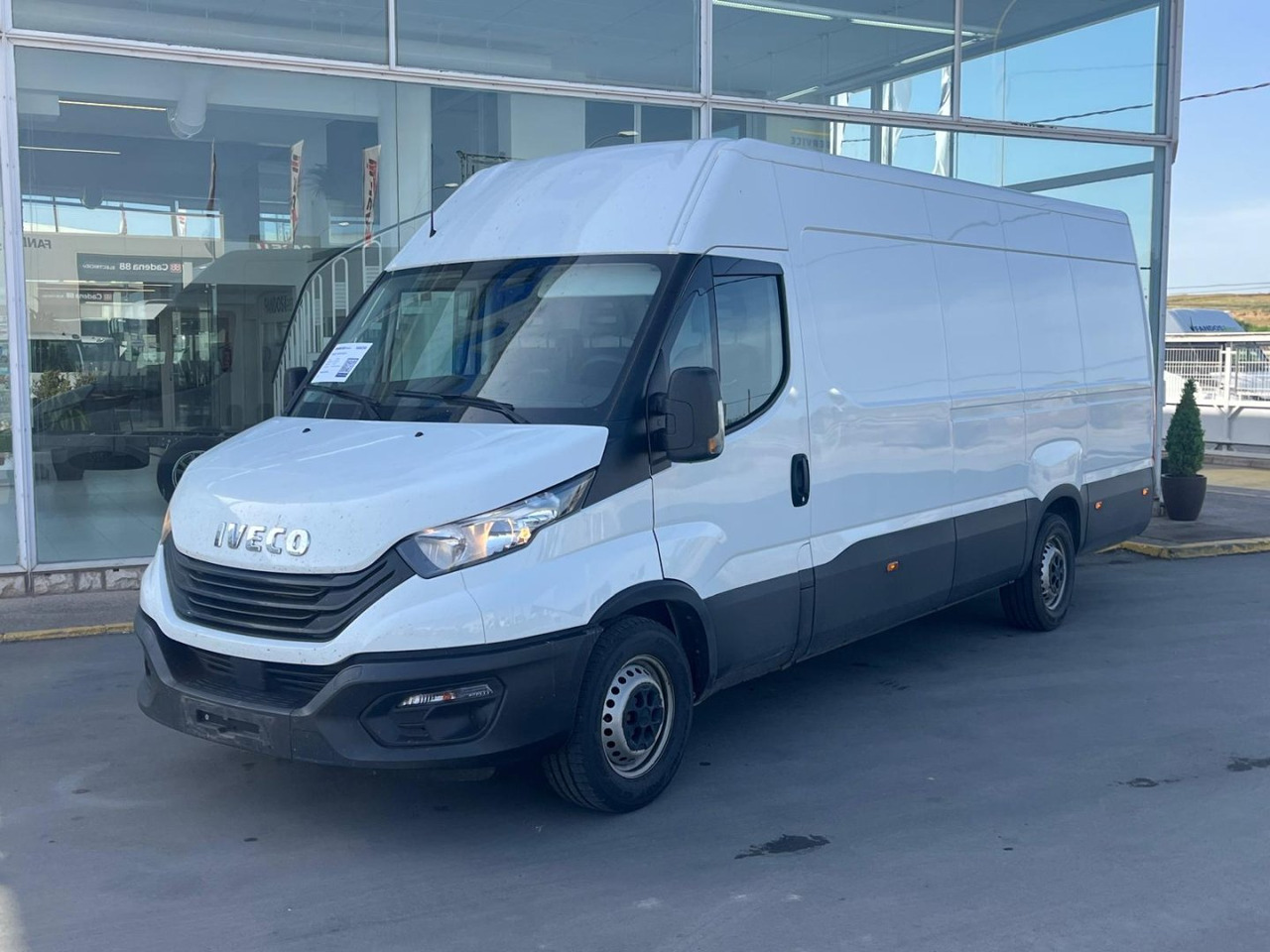 Furgón IVECO 35S14 16m3 Hi-matic - Kaubik: pilt 1 Furgón IVECO 35S14 16m3 Hi-matic - Kaubik: pilt 1