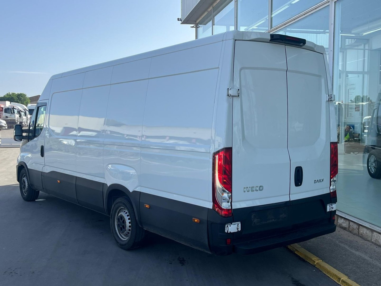 Furgón IVECO 35S14 16m3 Hi-matic - Kaubik: pilt 4 Furgón IVECO 35S14 16m3 Hi-matic - Kaubik: pilt 4