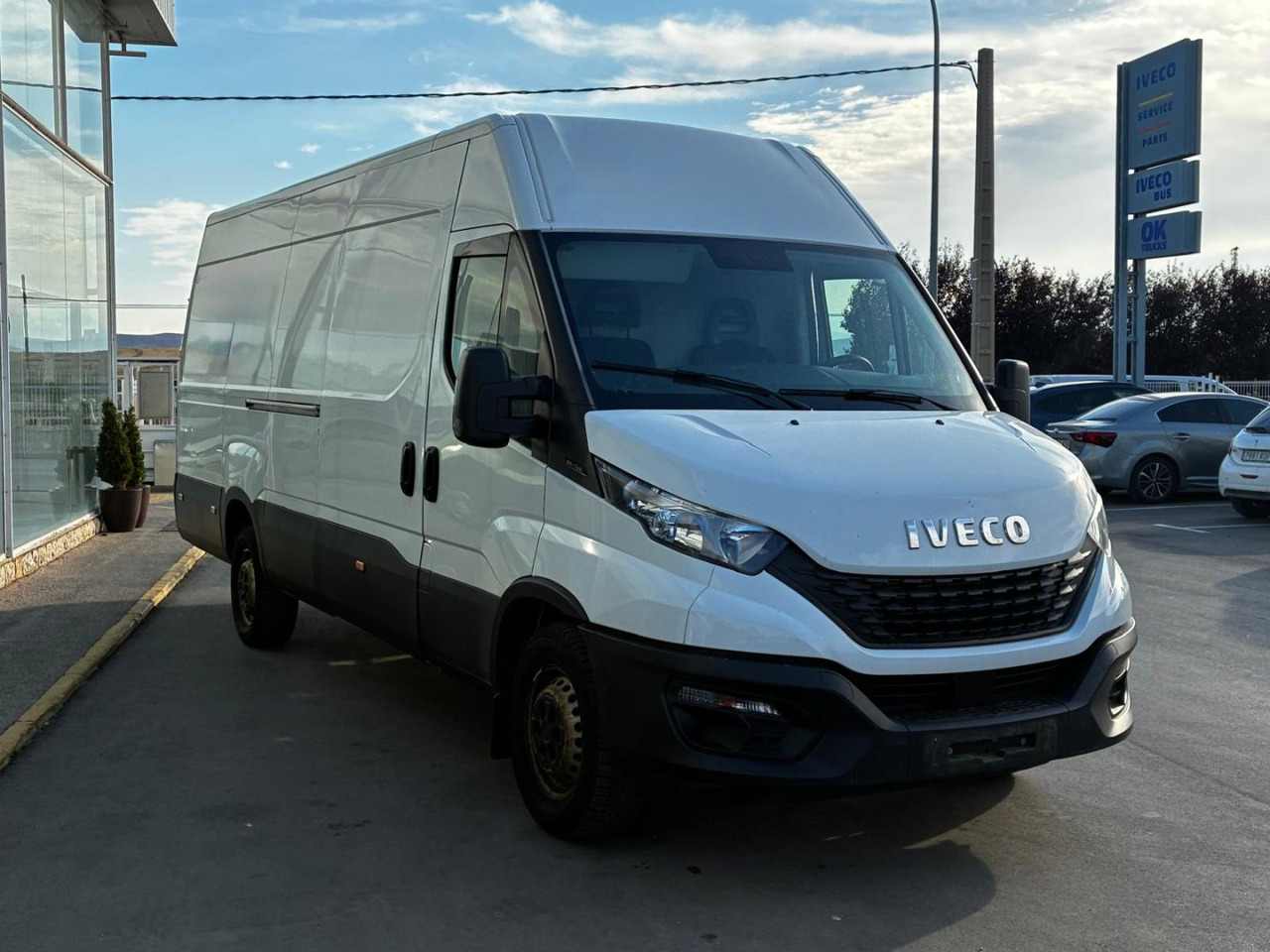 Furgón IVECO 35S14 V 16m3 - Kaubik: pilt 3 Furgón IVECO 35S14 V 16m3 - Kaubik: pilt 3