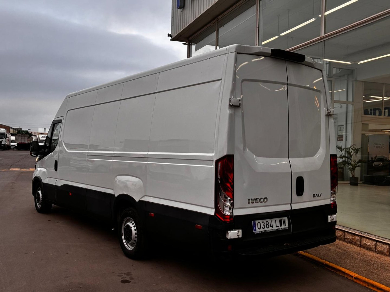 Furgón IVECO 35S14 V 16m3 - Kaubik: pilt 4 Furgón IVECO 35S14 V 16m3 - Kaubik: pilt 4