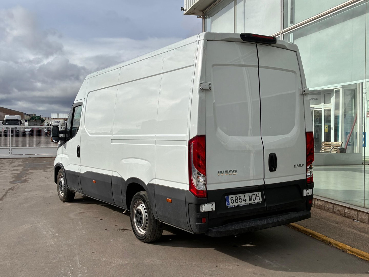 Furgón IVECO 35S16 V 12m3 - Kaubik: pilt 4 Furgón IVECO 35S16 V 12m3 - Kaubik: pilt 4