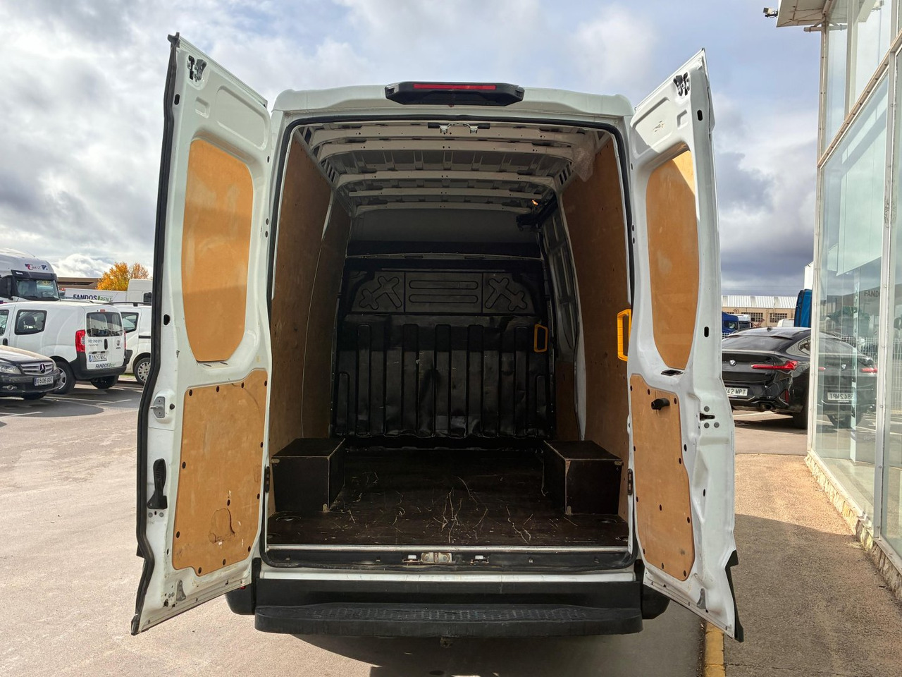 Furgón IVECO 35S16 V 12m3 - Kaubik: pilt 5 Furgón IVECO 35S16 V 12m3 - Kaubik: pilt 5