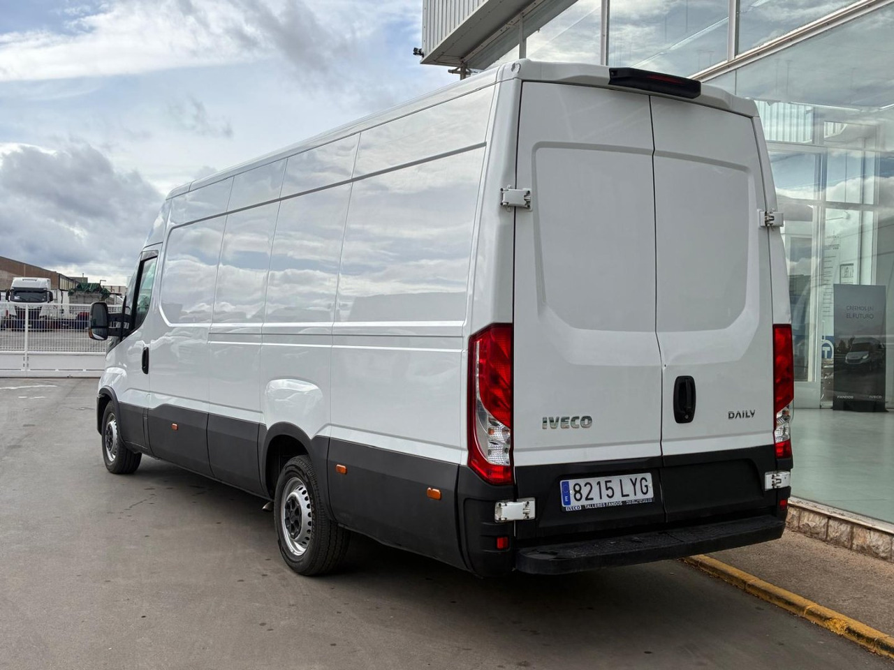 Furgón IVECO 35S16 V 16m3 - Kaubik: pilt 4 Furgón IVECO 35S16 V 16m3 - Kaubik: pilt 4