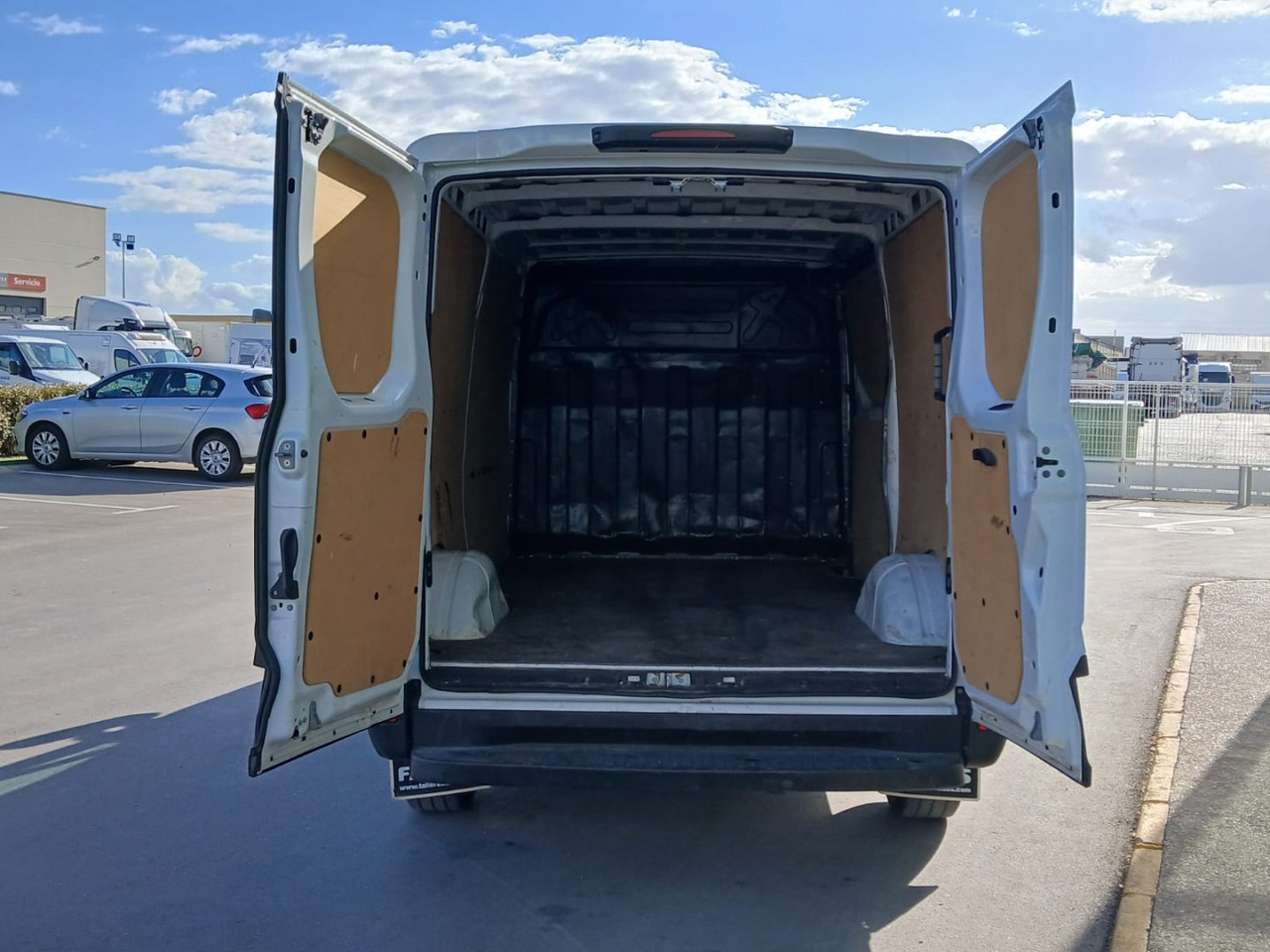 Furgón IVECO 35S16 V 9m3 - Kaubik: pilt 5 Furgón IVECO 35S16 V 9m3 - Kaubik: pilt 5