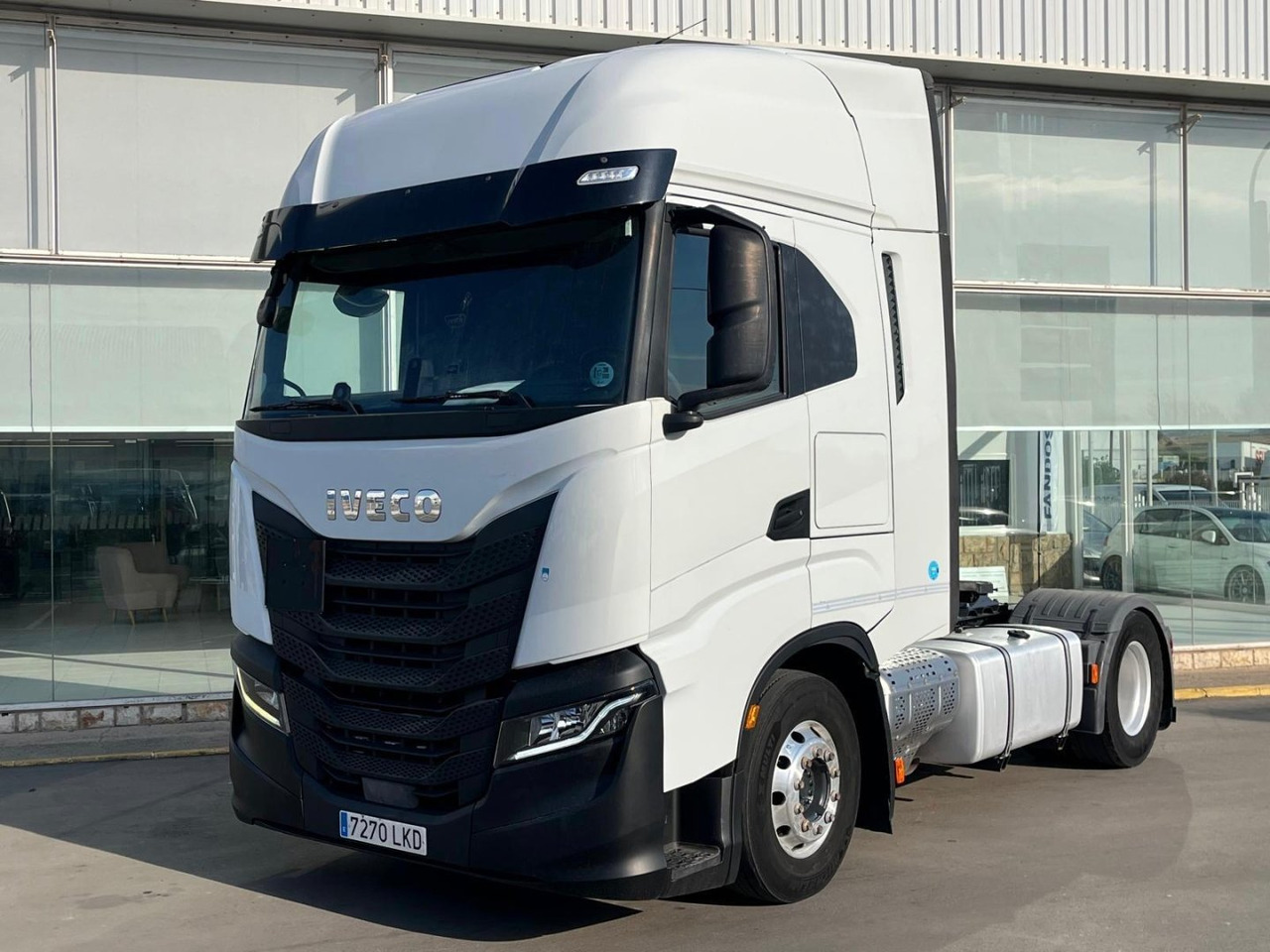Cabeza Tractora IVECO 460 AUTOMATICO CON INTARDER - Sadulveok: pilt 1 Cabeza Tractora IVECO 460 AUTOMATICO CON INTARDER - Sadulveok: pilt 1