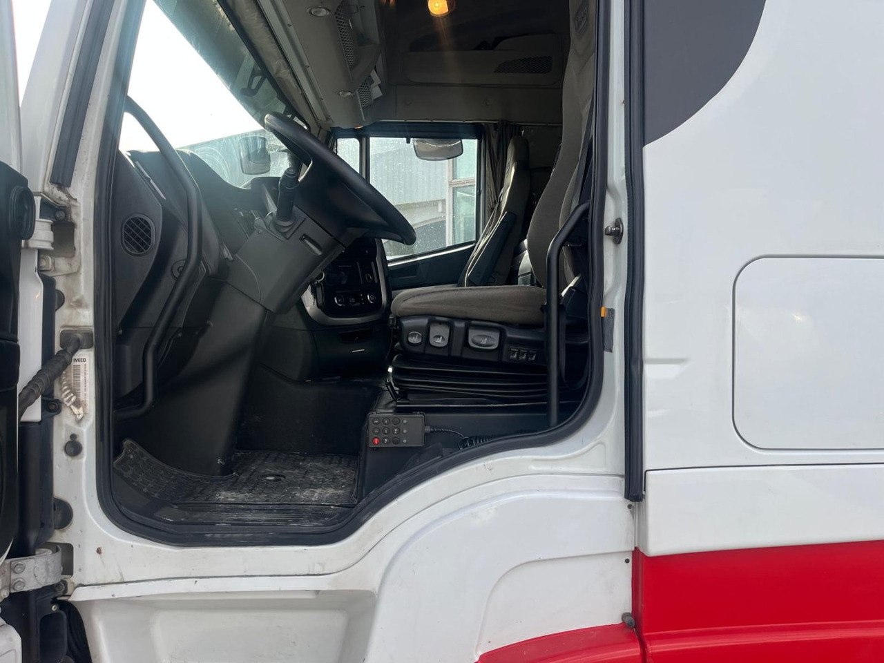 Cabeza Tractora IVECO 460 AUTOMATICO CON INTARDER - Sadulveok: pilt 5 Cabeza Tractora IVECO 460 AUTOMATICO CON INTARDER - Sadulveok: pilt 5