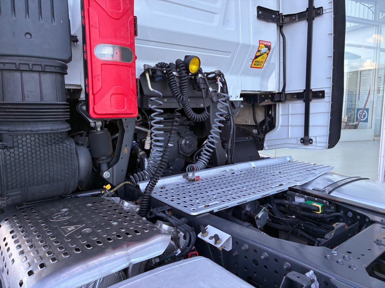 Cabeza Tractora IVECO 460 AUTOMATICO INTARDER ADR - Sadulveok: pilt 5 Cabeza Tractora IVECO 460 AUTOMATICO INTARDER ADR - Sadulveok: pilt 5