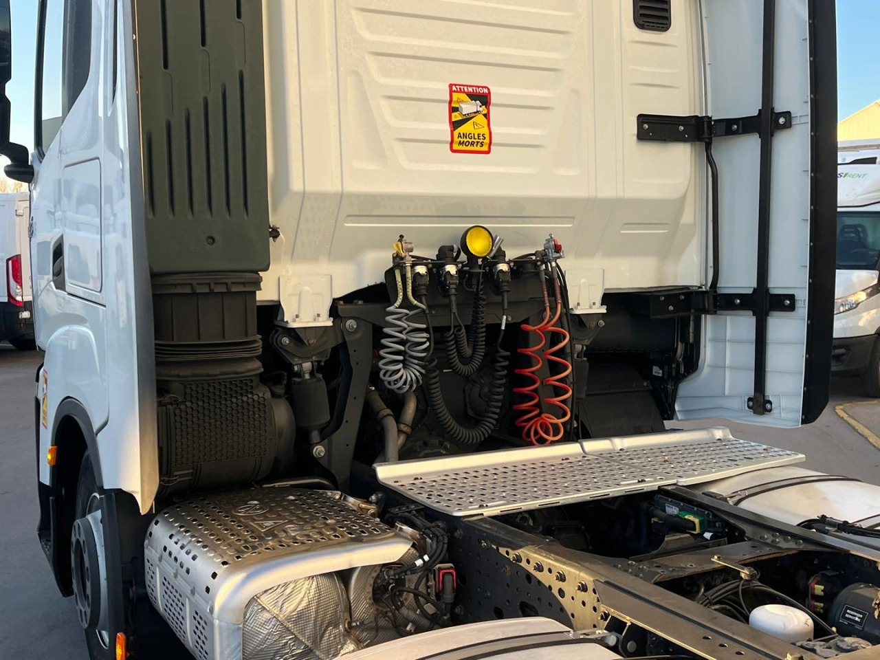 Cabeza Tractora IVECO 480 AUTOMATICO CON INTARDER - Sadulveok: pilt 5 Cabeza Tractora IVECO 480 AUTOMATICO CON INTARDER - Sadulveok: pilt 5