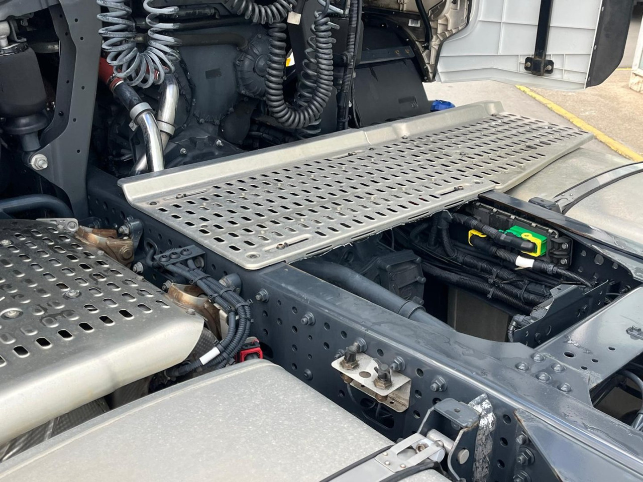 Cabeza Tractora IVECO S-WAY 510 AUTOMATICO CON INTARDER - Sadulveok: pilt 5 Cabeza Tractora IVECO S-WAY 510 AUTOMATICO CON INTARDER - Sadulveok: pilt 5