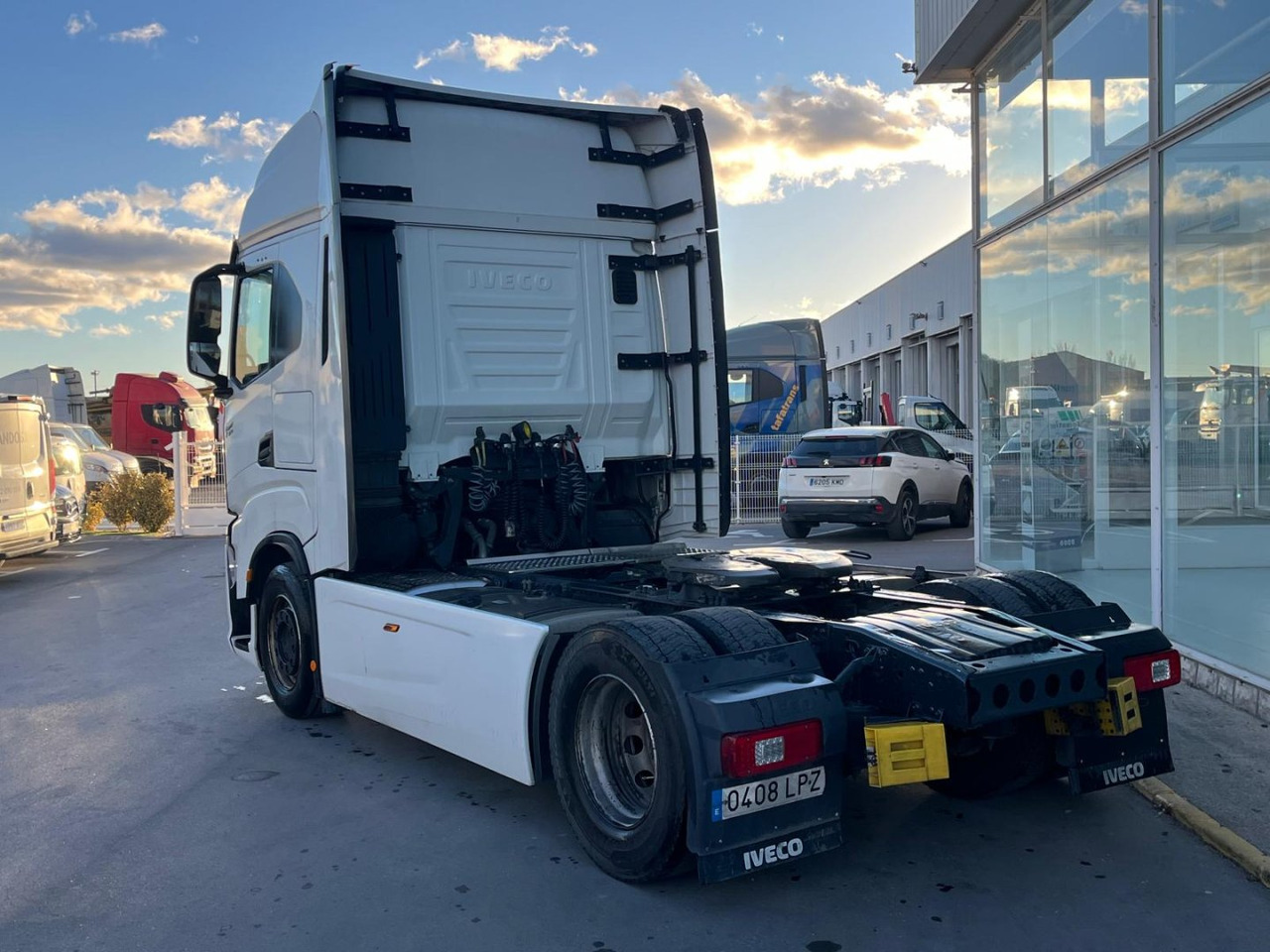 Cabeza Tractora IVECO S-WAY 510 AUTOMATICO CON INTARDER - Sadulveok: pilt 4 Cabeza Tractora IVECO S-WAY 510 AUTOMATICO CON INTARDER - Sadulveok: pilt 4