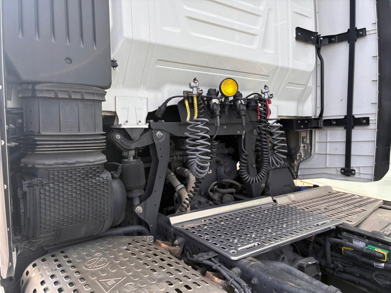 Cabeza Tractora IVECO S-WAY 510 AUTOMATICO CON INTARDER - Sadulveok: pilt 5 Cabeza Tractora IVECO S-WAY 510 AUTOMATICO CON INTARDER - Sadulveok: pilt 5