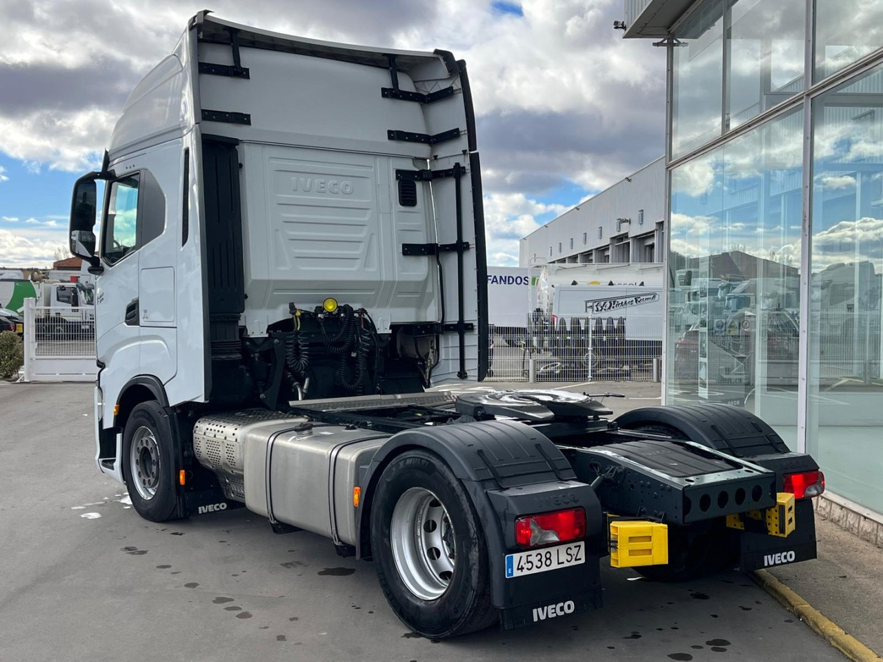 Cabeza Tractora IVECO S-WAY 510 AUTOMATICO CON INTARDER - Sadulveok: pilt 4 Cabeza Tractora IVECO S-WAY 510 AUTOMATICO CON INTARDER - Sadulveok: pilt 4