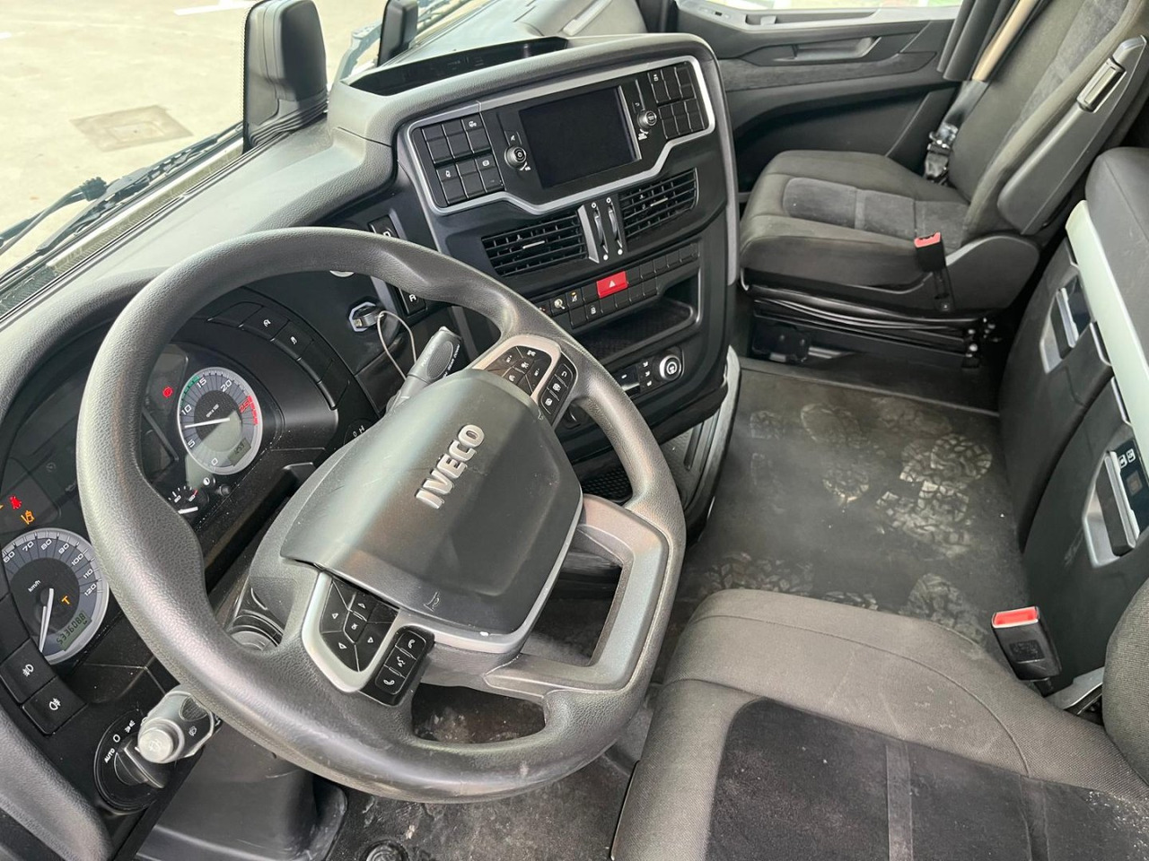 Cabeza Tractora IVECO S-WAY 510 AUTOMATICO CON INTARDER liising Cabeza Tractora IVECO S-WAY 510 AUTOMATICO CON INTARDER: pilt 7 Cabeza Tractora IVECO S-WAY 510 AUTOMATICO CON INTARDER liising Cabeza Tractora IVECO S-WAY 510 AUTOMATICO CON INTARDER: pilt 7