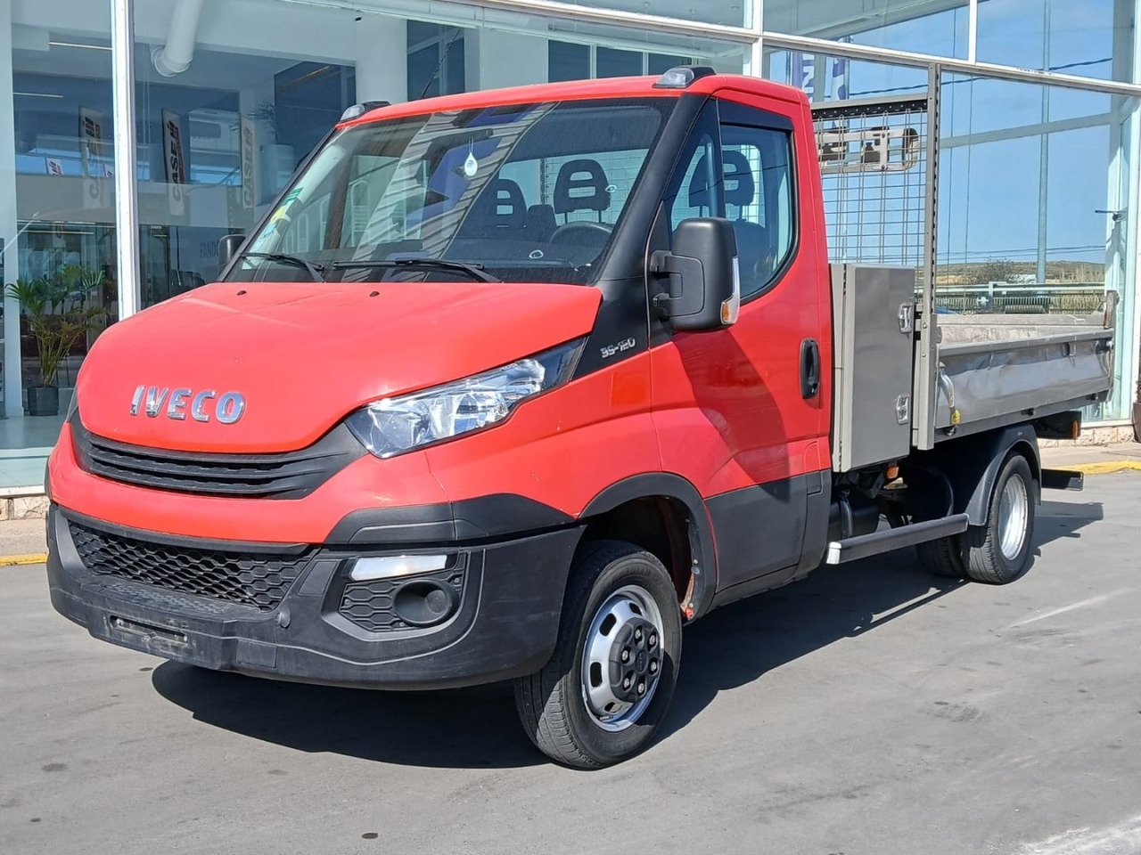 Volquete/Dumper IVECO 35C12 CAJA BASCULANTE - Tarbesõiduk kallur: pilt 1 Volquete/Dumper IVECO 35C12 CAJA BASCULANTE - Tarbesõiduk kallur: pilt 1
