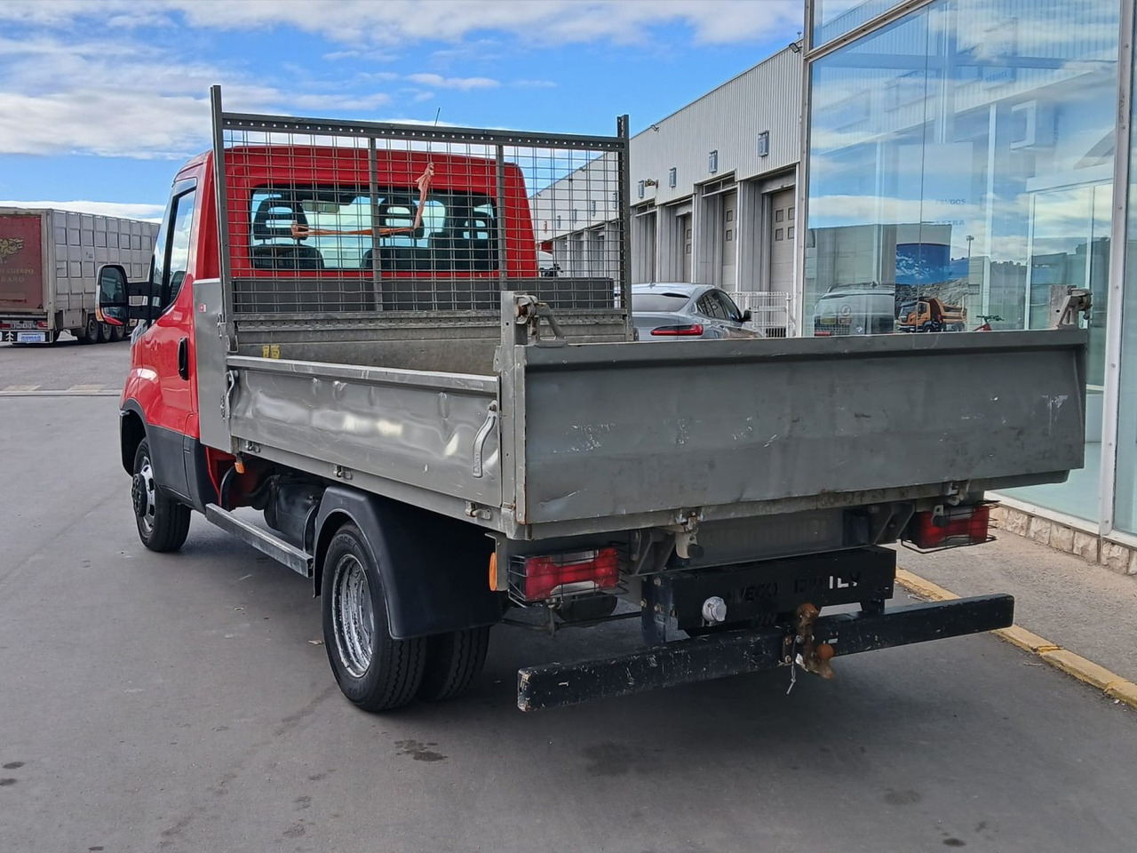 Volquete/Dumper IVECO 35C12 CAJA BASCULANTE - Tarbesõiduk kallur: pilt 4 Volquete/Dumper IVECO 35C12 CAJA BASCULANTE - Tarbesõiduk kallur: pilt 4