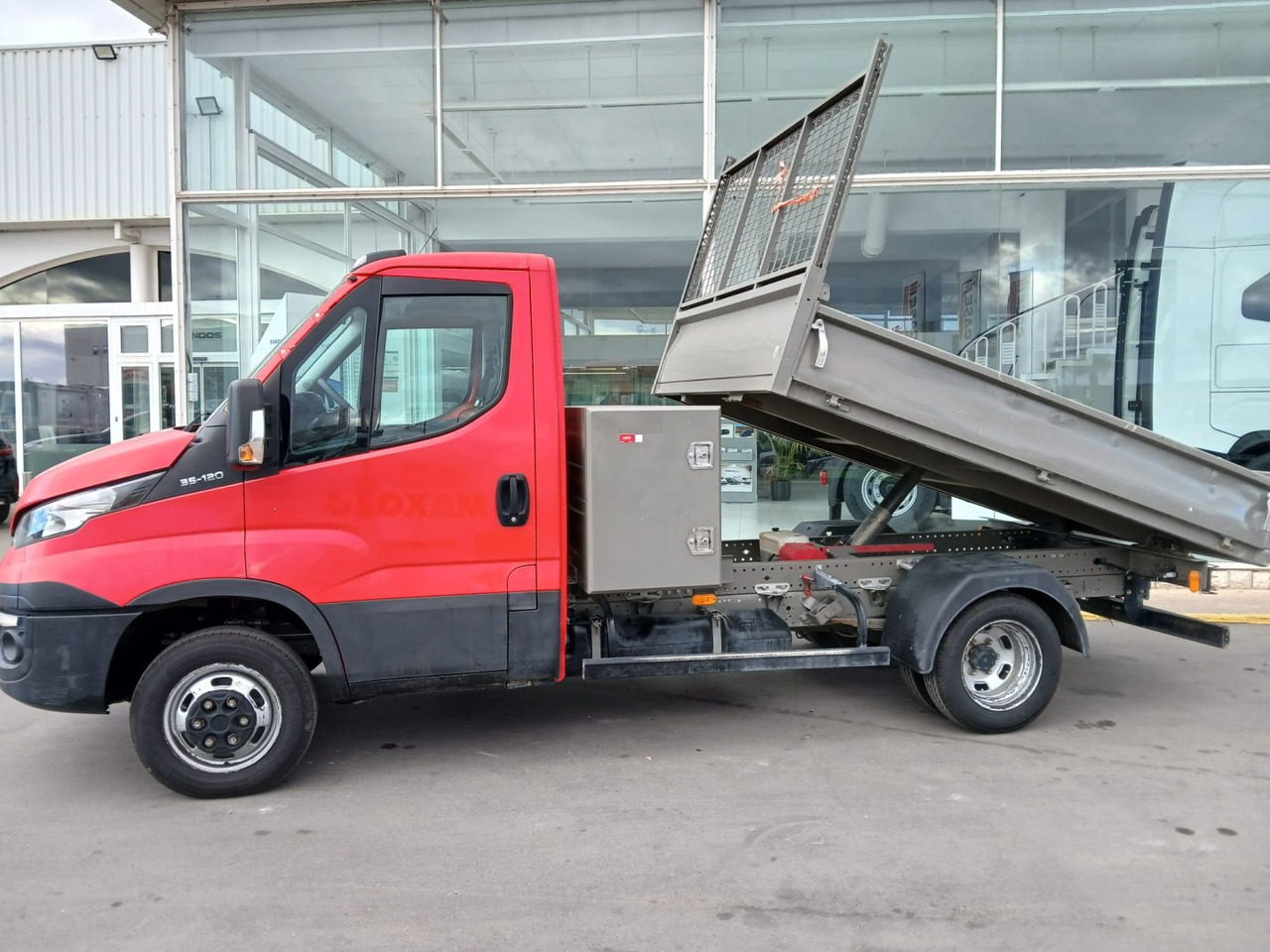 Volquete/Dumper IVECO 35C12 CAJA BASCULANTE - Tarbesõiduk kallur: pilt 5 Volquete/Dumper IVECO 35C12 CAJA BASCULANTE - Tarbesõiduk kallur: pilt 5