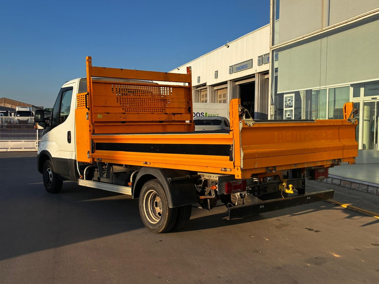 Volquete/Dumper IVECO 35C14 CAJA BASCULANTE - Tarbesõiduk kallur: pilt 4 Volquete/Dumper IVECO 35C14 CAJA BASCULANTE - Tarbesõiduk kallur: pilt 4