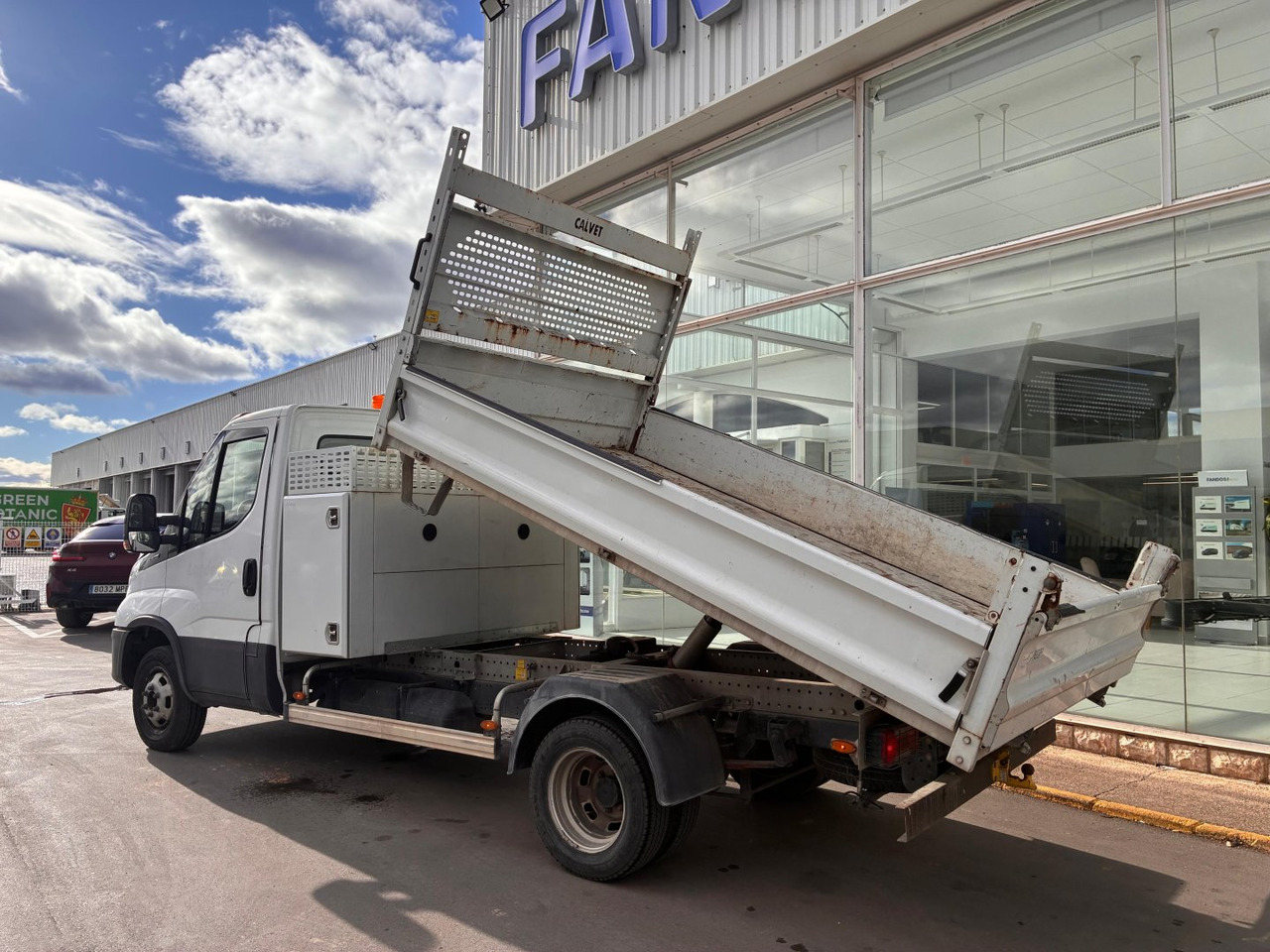 Volquete/Dumper IVECO 35C14 CAJA BASCULANTE - Tarbesõiduk kallur: pilt 4 Volquete/Dumper IVECO 35C14 CAJA BASCULANTE - Tarbesõiduk kallur: pilt 4