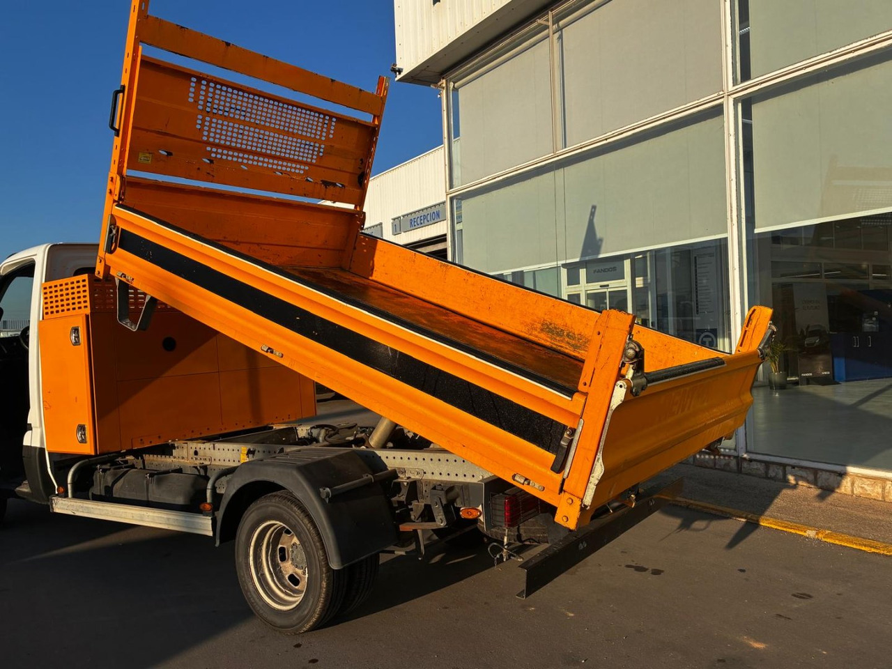 Volquete/Dumper IVECO 35C14 CAJA BASCULANTE - Tarbesõiduk kallur: pilt 5 Volquete/Dumper IVECO 35C14 CAJA BASCULANTE - Tarbesõiduk kallur: pilt 5