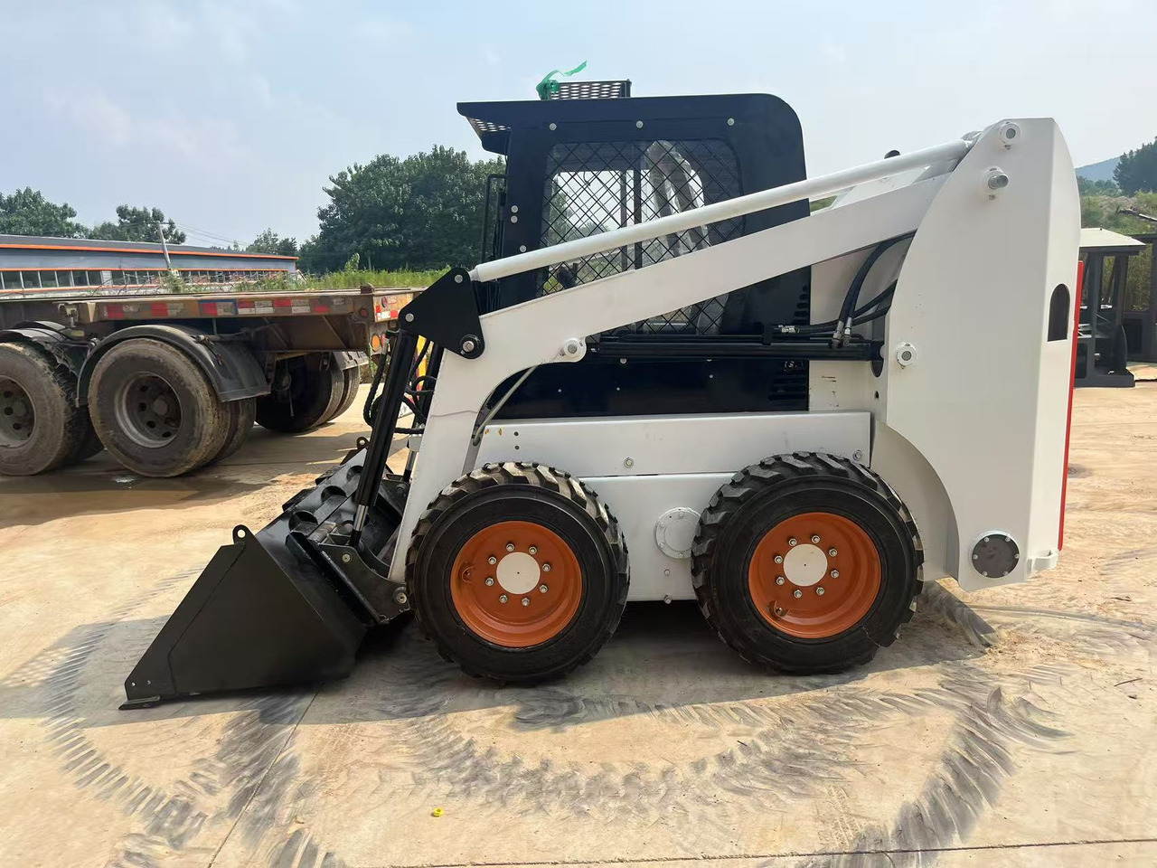 BOBCAT S18 S450 S550 T770 - Kompaktlaadur: pilt 2 BOBCAT S18 S450 S550 T770 - Kompaktlaadur: pilt 2