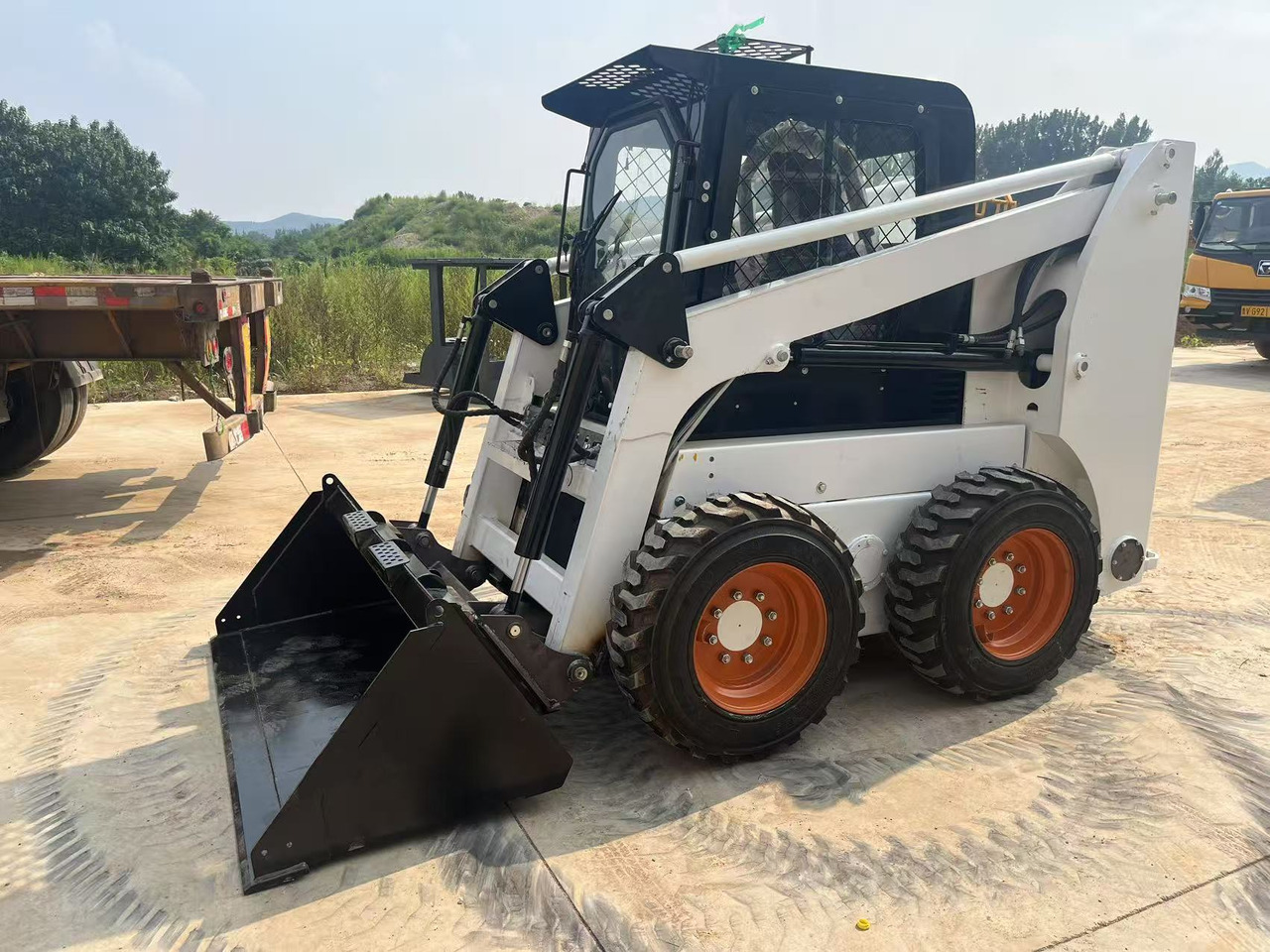 BOBCAT S18 S450 S550 T770 - Kompaktlaadur: pilt 1 BOBCAT S18 S450 S550 T770 - Kompaktlaadur: pilt 1