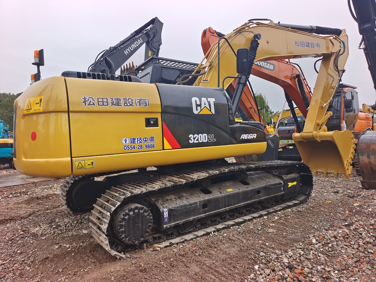 CAT 320D2L - Lintekskavaator: pilt 1 CAT 320D2L - Lintekskavaator: pilt 1