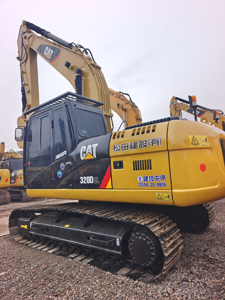 CAT 320D2L - Lintekskavaator: pilt 1 CAT 320D2L - Lintekskavaator: pilt 1