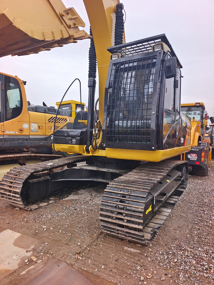 CAT 320D2L - Lintekskavaator: pilt 4 CAT 320D2L - Lintekskavaator: pilt 4