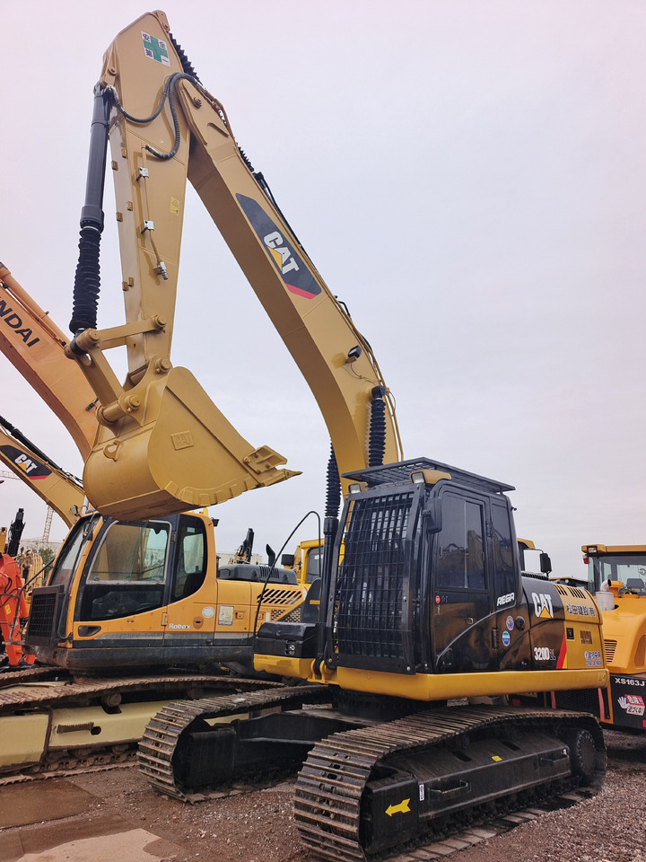 CAT 320D2L - Lintekskavaator: pilt 2 CAT 320D2L - Lintekskavaator: pilt 2