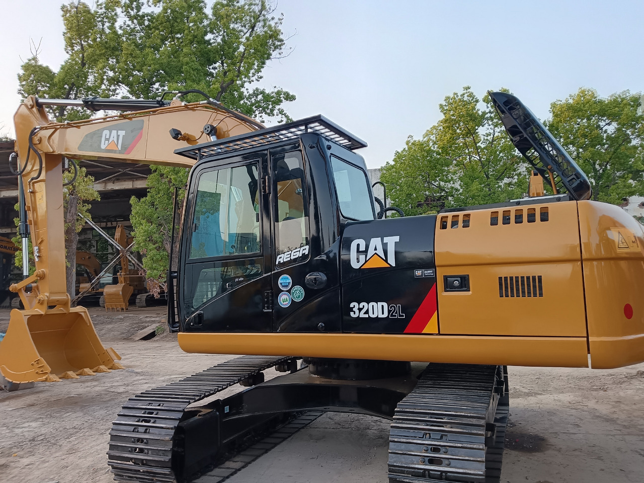 CATERPILLAR 320D CAT 320D2L - Lintekskavaator: pilt 3 CATERPILLAR 320D CAT 320D2L - Lintekskavaator: pilt 3