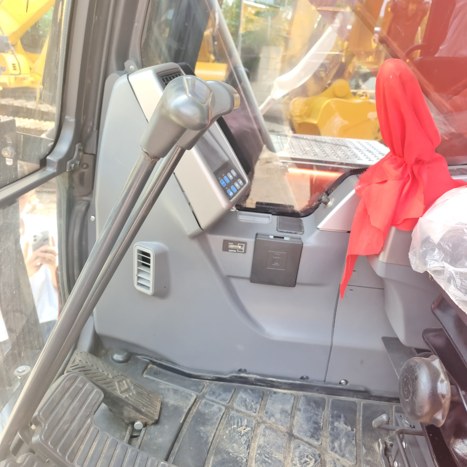 DOOSAN DX225 LCA - Lintekskavaator: pilt 2 DOOSAN DX225 LCA - Lintekskavaator: pilt 2