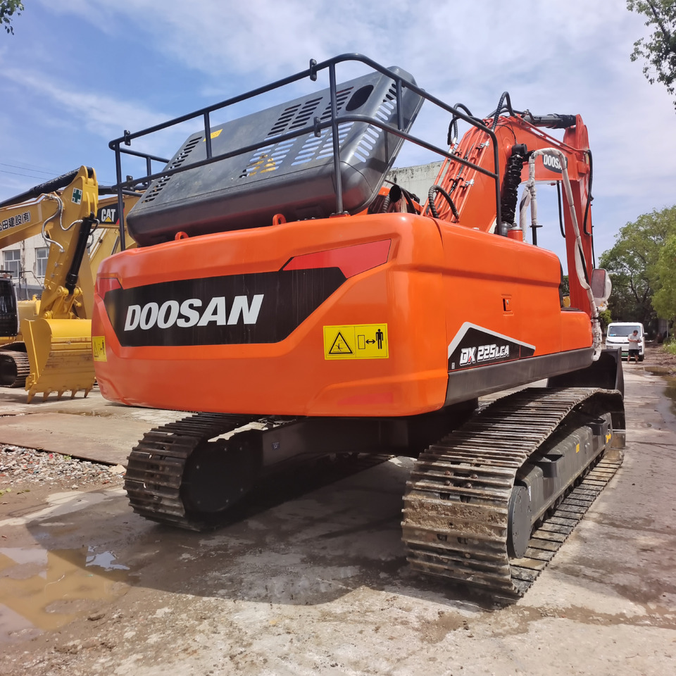 DOOSAN DX225 LCA - Lintekskavaator: pilt 3 DOOSAN DX225 LCA - Lintekskavaator: pilt 3