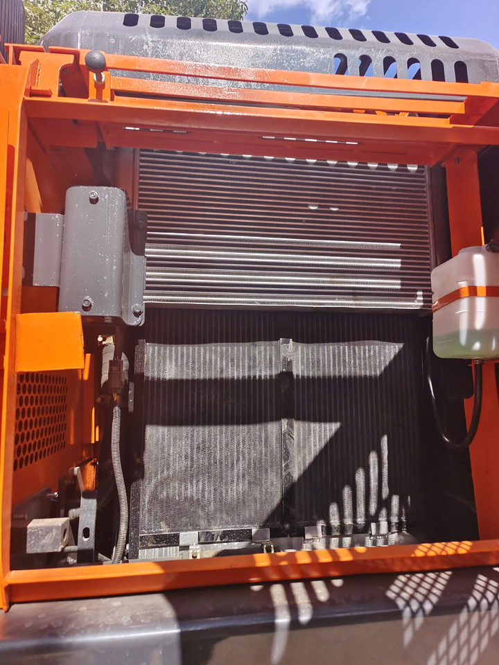 DOOSAN DX225LCA - Lintekskavaator: pilt 3 DOOSAN DX225LCA - Lintekskavaator: pilt 3