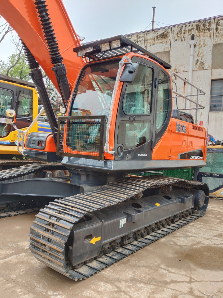 Lintekskavaator DOOSAN DX300LC - 9C DX300 DX300LCA: pilt 1