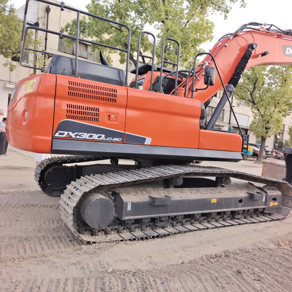 DOOSAN DX300LC-9C DX300LCA - Lintekskavaator: pilt 2 DOOSAN DX300LC-9C DX300LCA - Lintekskavaator: pilt 2