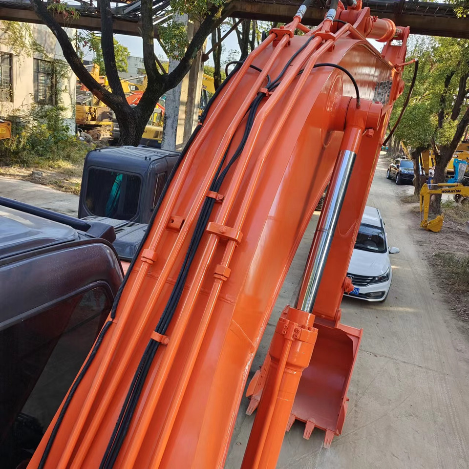 HITACHI ZX200 Zx200-3 - Lintekskavaator: pilt 2 HITACHI ZX200 Zx200-3 - Lintekskavaator: pilt 2