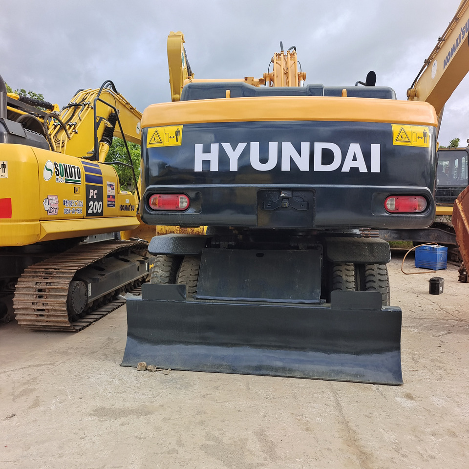 HYUNDAI 210W-9 - Ratastel ekskavaator: pilt 4 HYUNDAI 210W-9 - Ratastel ekskavaator: pilt 4
