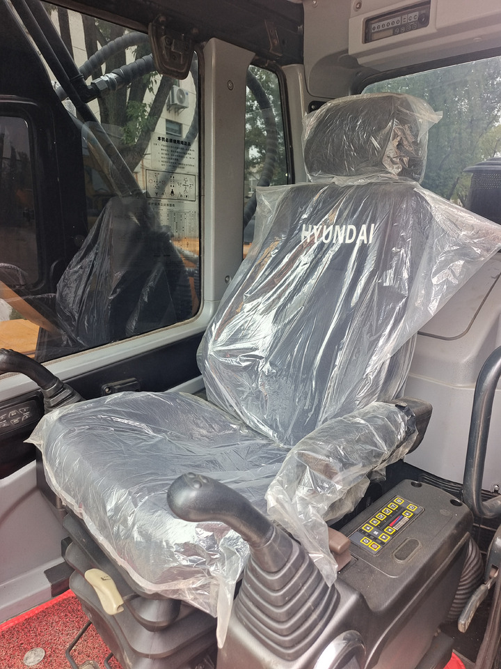 HYUNDAI 220 - 9S - Lintekskavaator: pilt 2 HYUNDAI 220 - 9S - Lintekskavaator: pilt 2