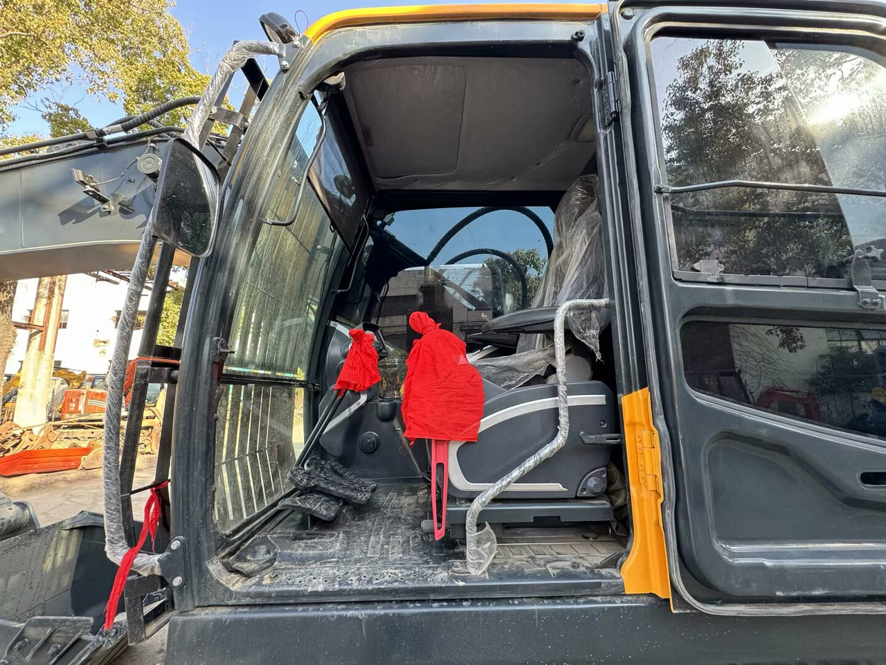 HYUNDAI 220LC-9S HX220HD HX225HD - Lintekskavaator: pilt 2 HYUNDAI 220LC-9S HX220HD HX225HD - Lintekskavaator: pilt 2