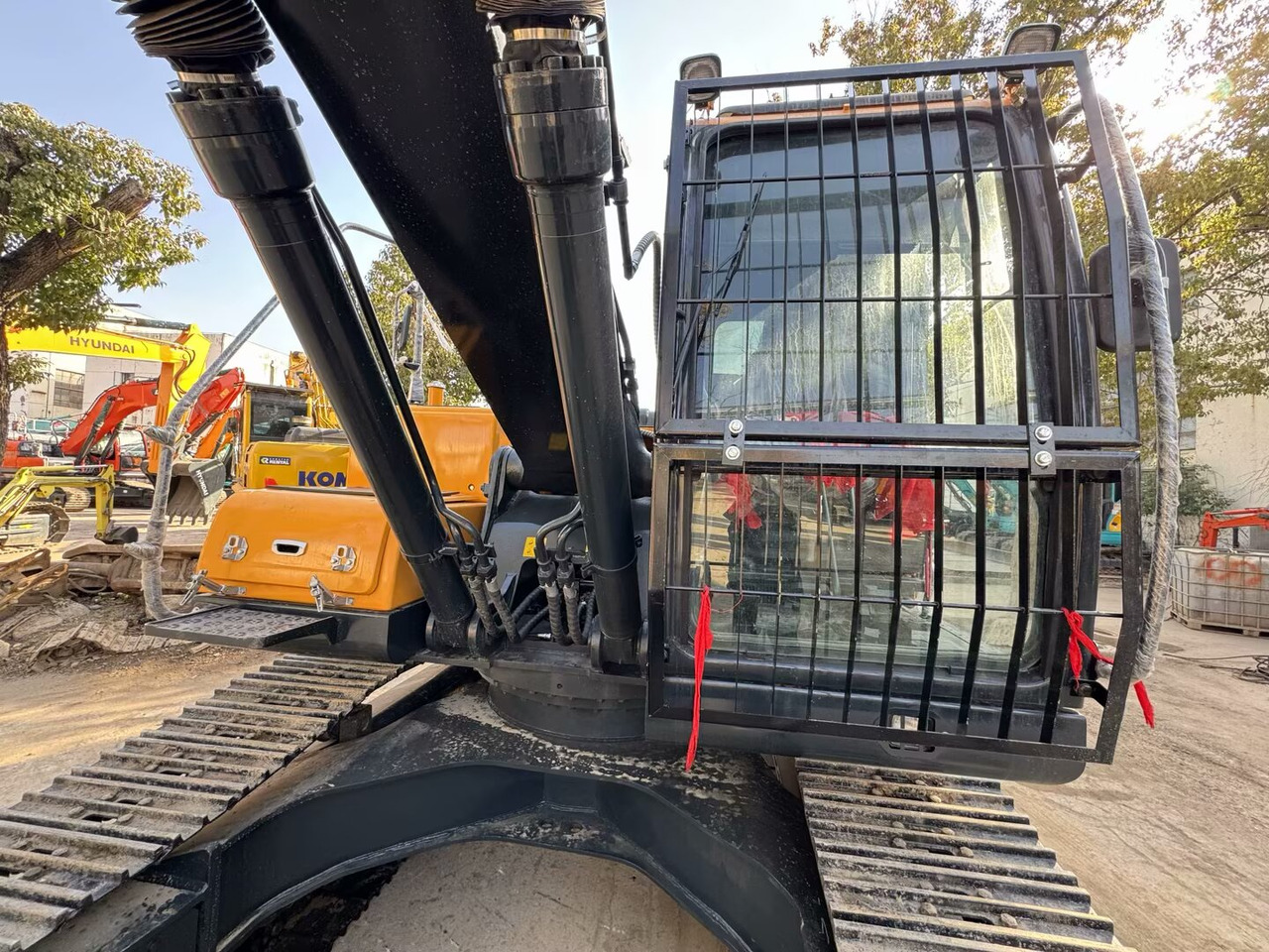 HYUNDAI 220LC-9S - Lintekskavaator: pilt 2 HYUNDAI 220LC-9S - Lintekskavaator: pilt 2