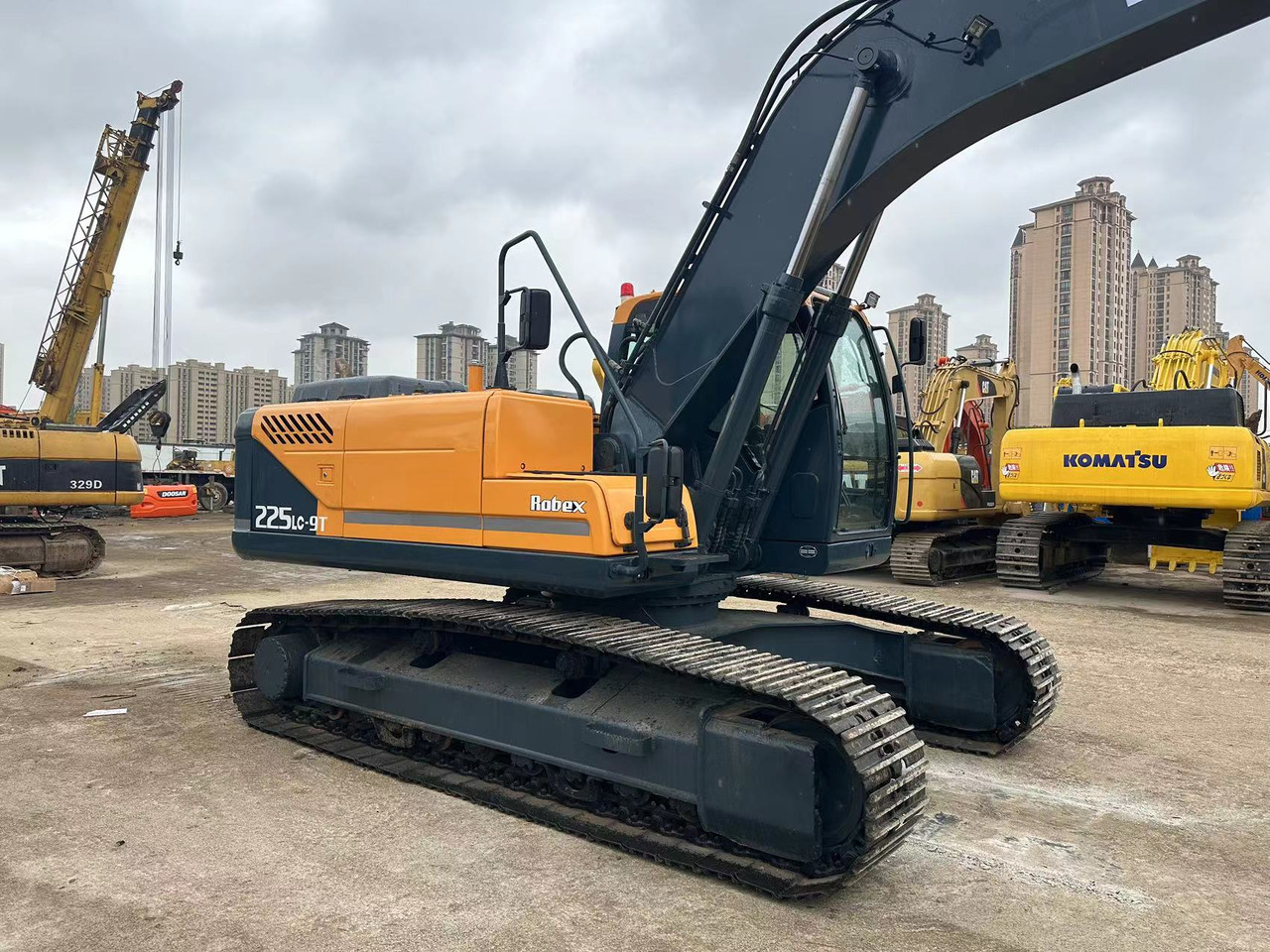 HYUNDAI 225LC-9T HX220HD HX225HD - Lintekskavaator: pilt 1 HYUNDAI 225LC-9T HX220HD HX225HD - Lintekskavaator: pilt 1