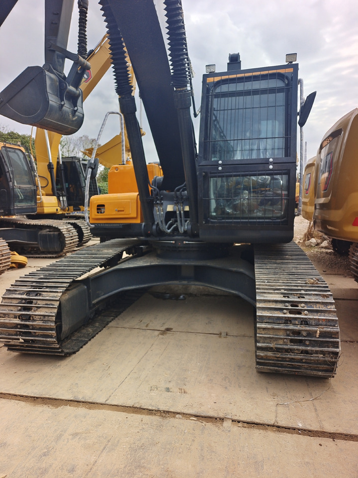 HYUNDAI HX220HD - Lintekskavaator: pilt 4 HYUNDAI HX220HD - Lintekskavaator: pilt 4