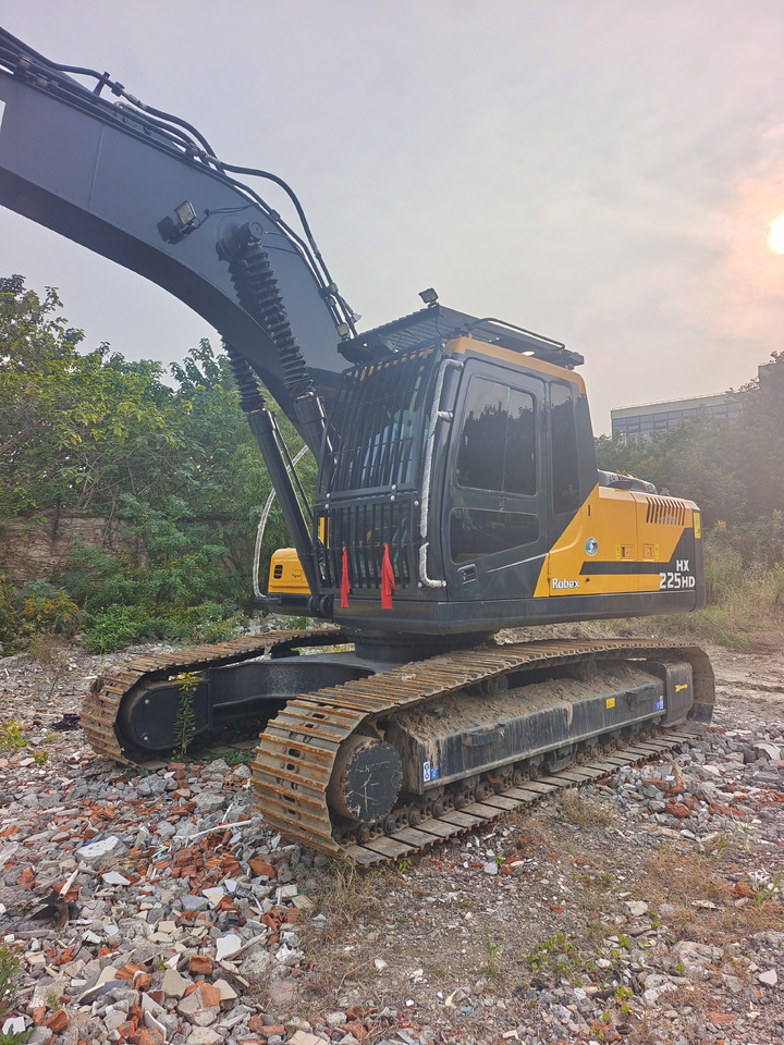 HYUNDAI HX225HD - Lintekskavaator: pilt 4 HYUNDAI HX225HD - Lintekskavaator: pilt 4