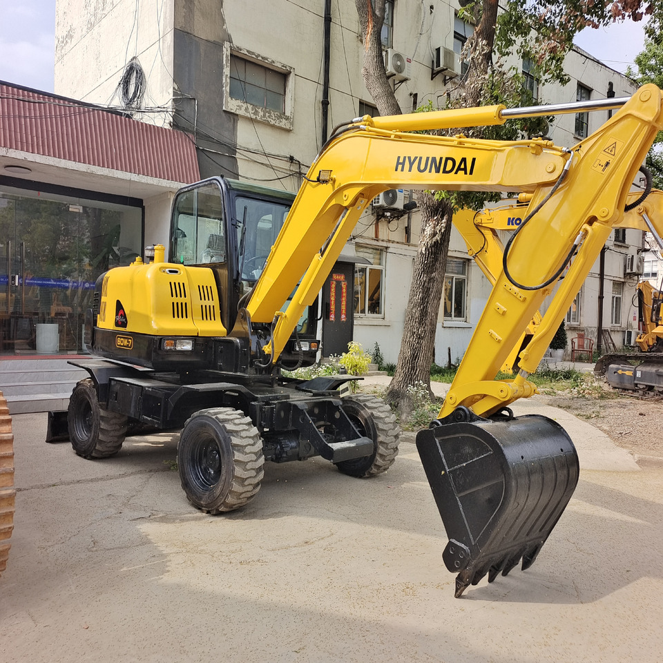 Ratastel ekskavaator HYUNDAI R 60W - 7 R60W-7: pilt 1